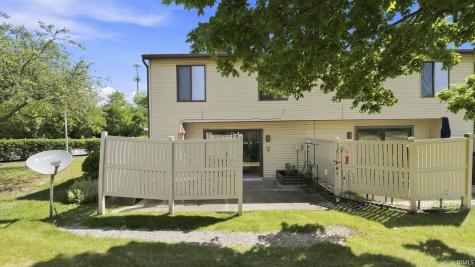2102 Bayside Court Fort Wayne IN 46804