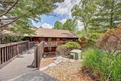 1881 E Eagle Bay Drive Bloomington IN 47401
