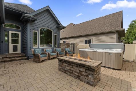 709 Bittersweet Cove Drive Mishawaka IN 46544