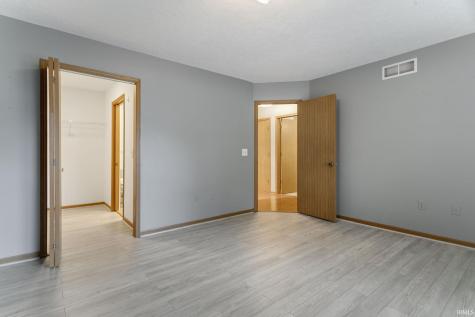 3855 Sandpiper Cove Run South Bend IN 46628