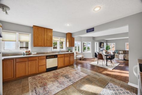 9828 S Harbour Pointe Drive Bloomington IN 47401