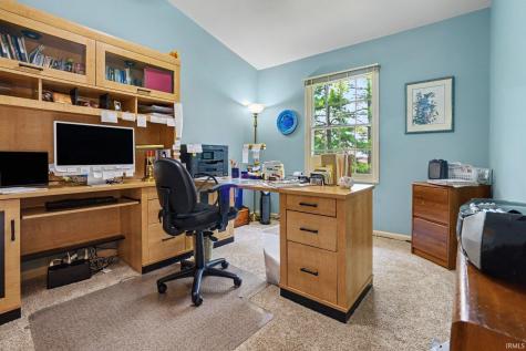 930 Fredericksburg Court South Bend IN 46614