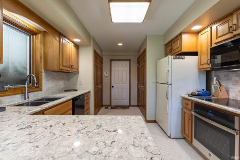 6327 Langley Court Fort Wayne IN 46815