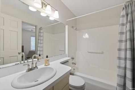9105 S Pointe Ridge Lane Bloomington IN 47401
