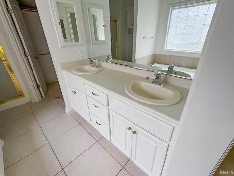 4321 Foxknoll Cove Fort Wayne IN 46835