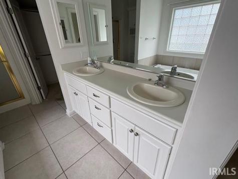 4321 Foxknoll Cove Fort Wayne IN 46835