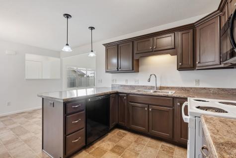 457 Kings Crossing Huntington IN 46750