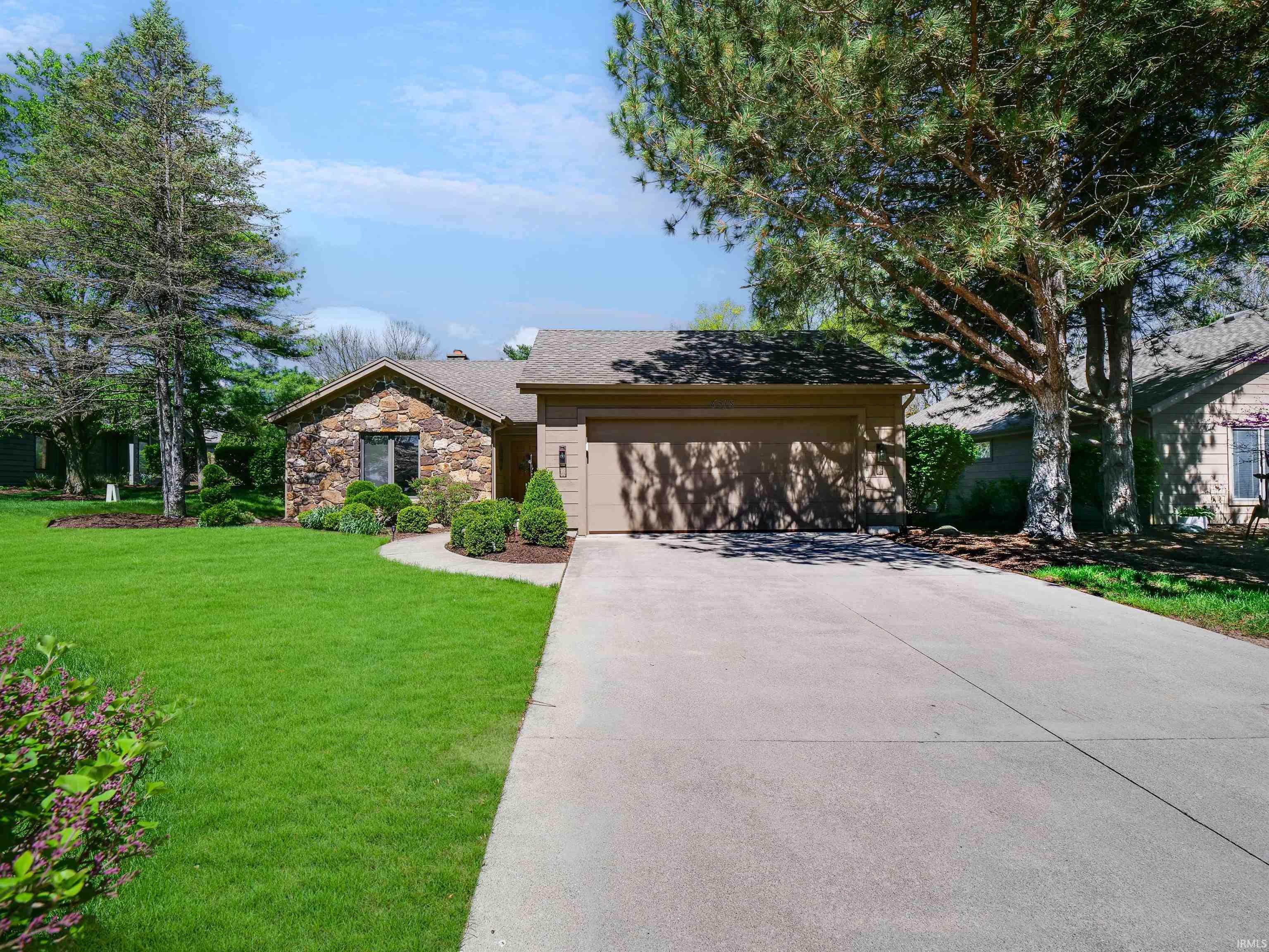 6518 E Canal Pointe Lane Fort Wayne IN 46804