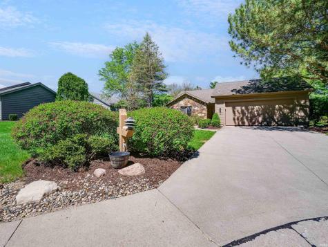 6518 E Canal Pointe Lane Fort Wayne IN 46804