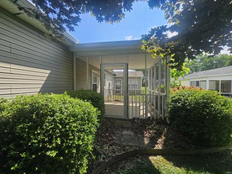 302 E Lewis Lane Spencer IN 47460