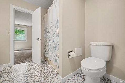 1011 Wheatstone Drive Mishawaka IN 46544