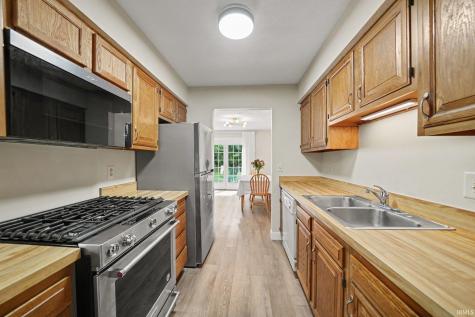 1011 Wheatstone Drive Mishawaka IN 46544