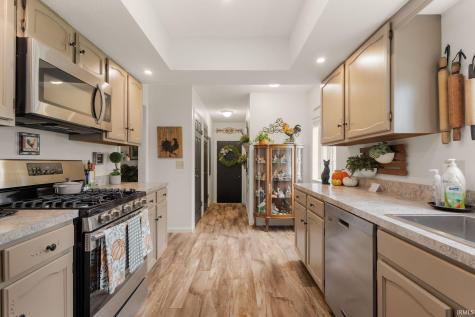 18369 Crownhill Drive South Bend IN 46637