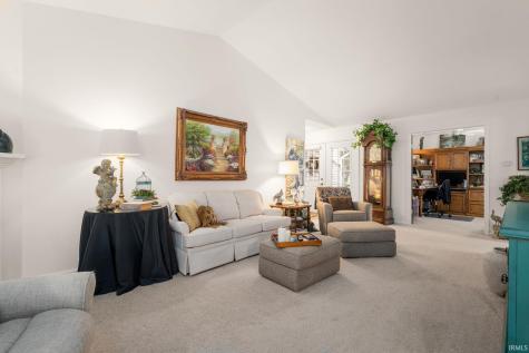 18369 Crownhill Drive South Bend IN 46637