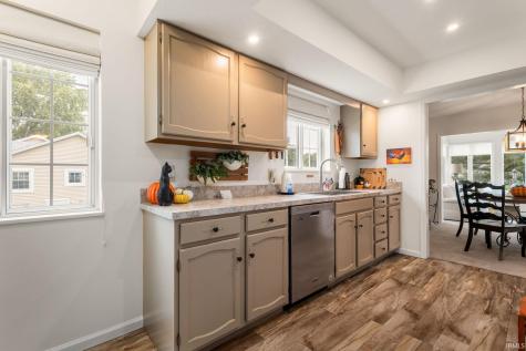18369 Crownhill Drive South Bend IN 46637