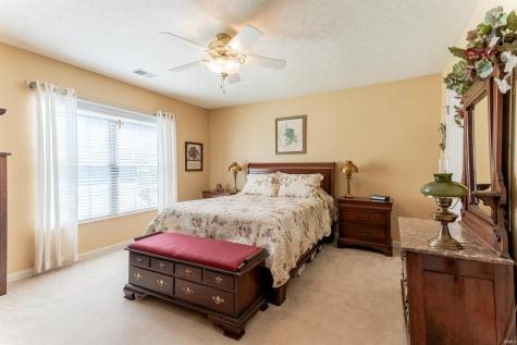 8005 River Park Way Evansville IN 47715