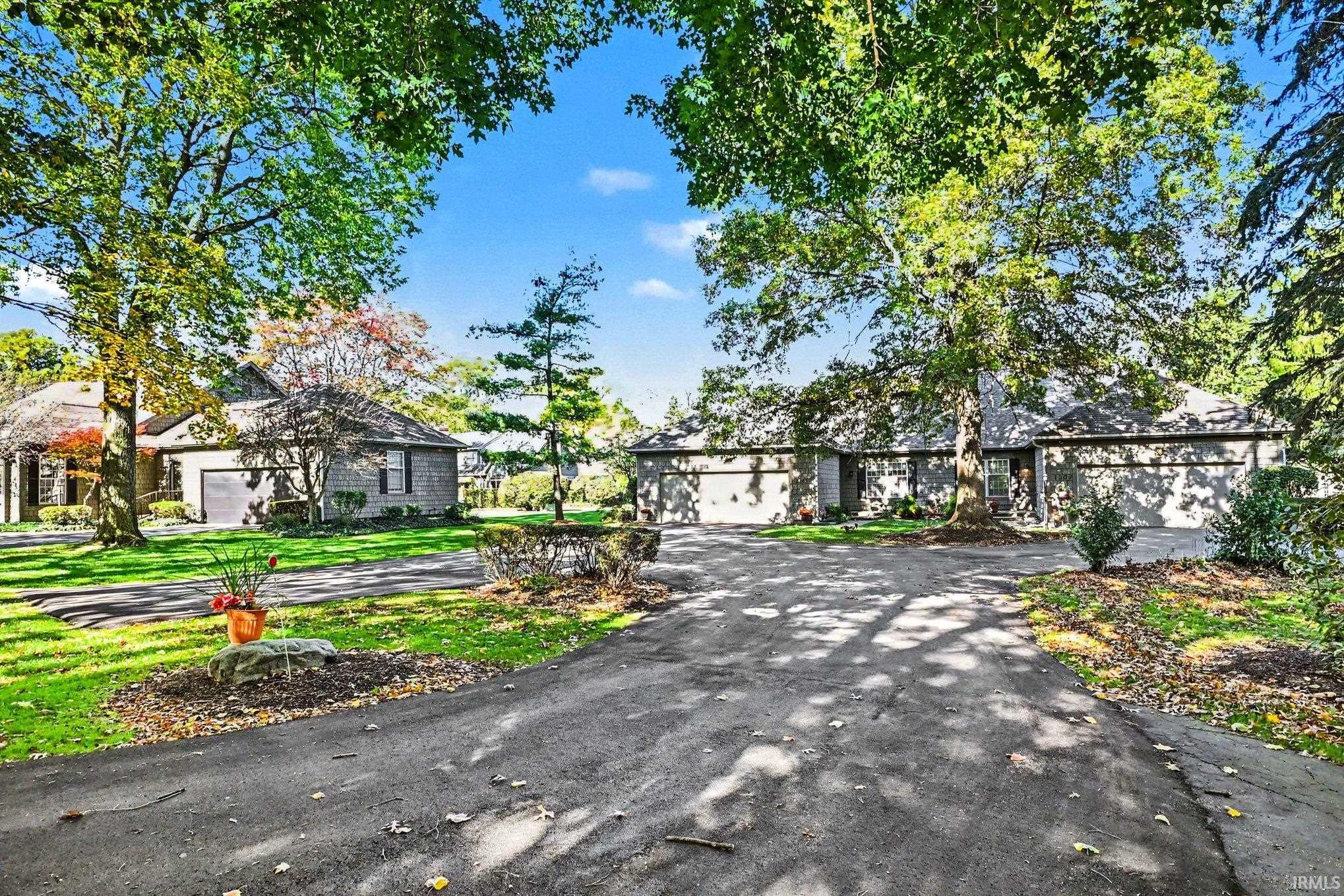 1309 E Erskine Manor Hill Drive South Bend IN 46614