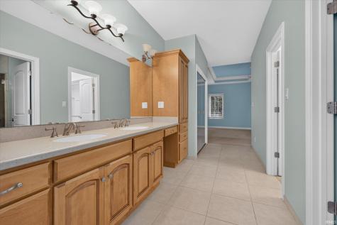5102 W Stonebridge Drive Muncie IN 47304