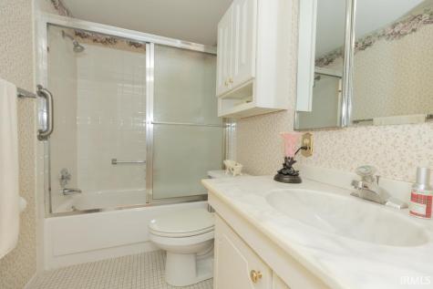 600 S Cullen #207 Avenue Evansville IN 47715