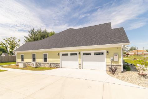 307 Blue River Drive Knightstown IN 46148