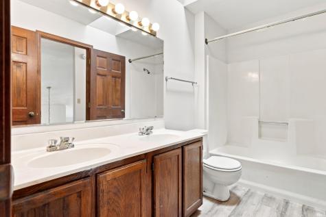 5005 Pinebrook Drive Fort Wayne IN 46804