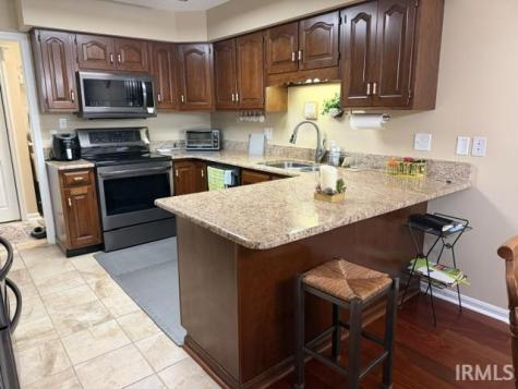 407 Francis Avenue Court Terre Haute IN 47804
