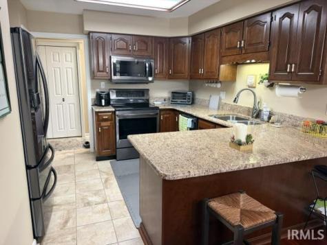 407 Francis Avenue Court Terre Haute IN 47804