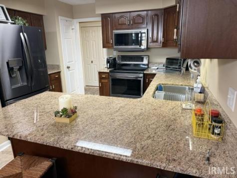 407 Francis Avenue Court Terre Haute IN 47804