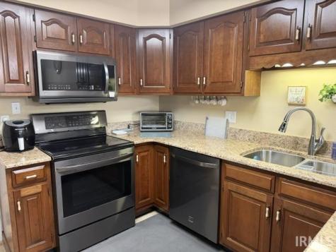 407 Francis Avenue Court Terre Haute IN 47804