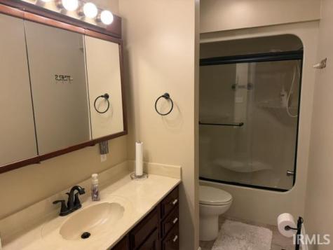 407 Francis Avenue Court Terre Haute IN 47804