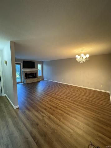 18 Woodspoint Circle North Manchester IN 46962