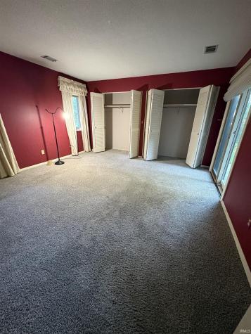 18 Woodspoint Circle North Manchester IN 46962
