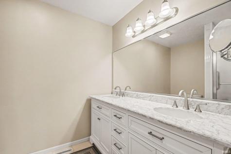 17829 Bay Hill Drive South Bend IN 46635