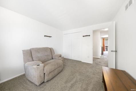 2127 Bayside Court Fort Wayne IN 46804
