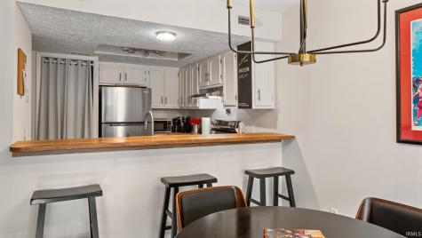 9006 Pointe Ridge Lane Bloomington IN 47401