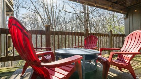 9006 Pointe Ridge Lane Bloomington IN 47401