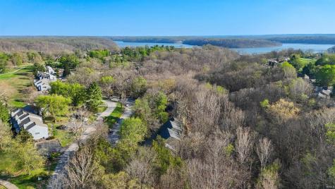 9006 Pointe Ridge Lane Bloomington IN 47401