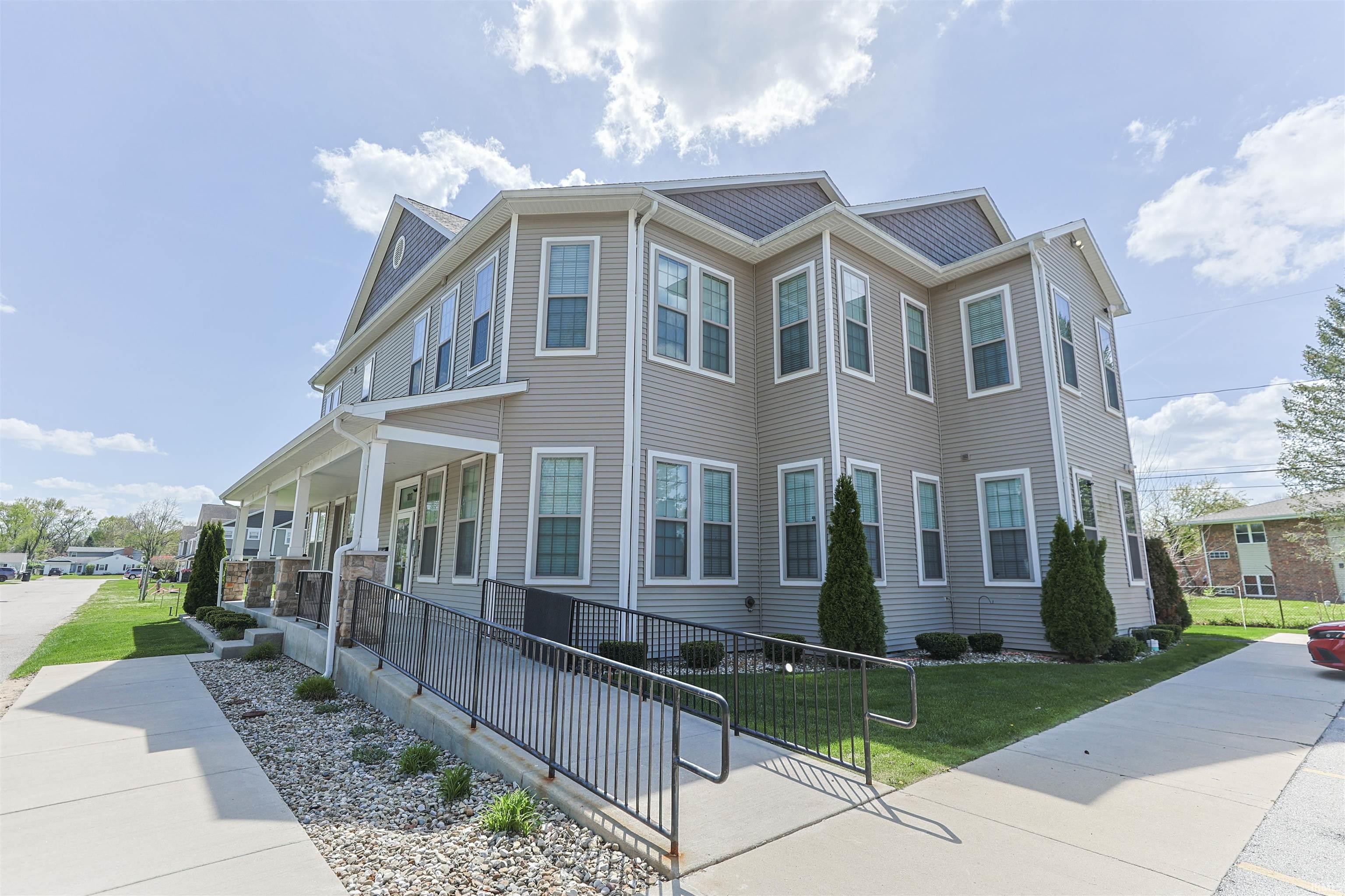 1017 Keenan Court South Bend IN 46615