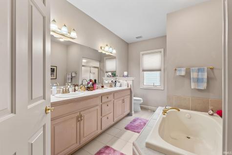 9524 Trellis Cove Fort Wayne IN 46835