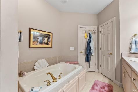 9524 Trellis Cove Fort Wayne IN 46835