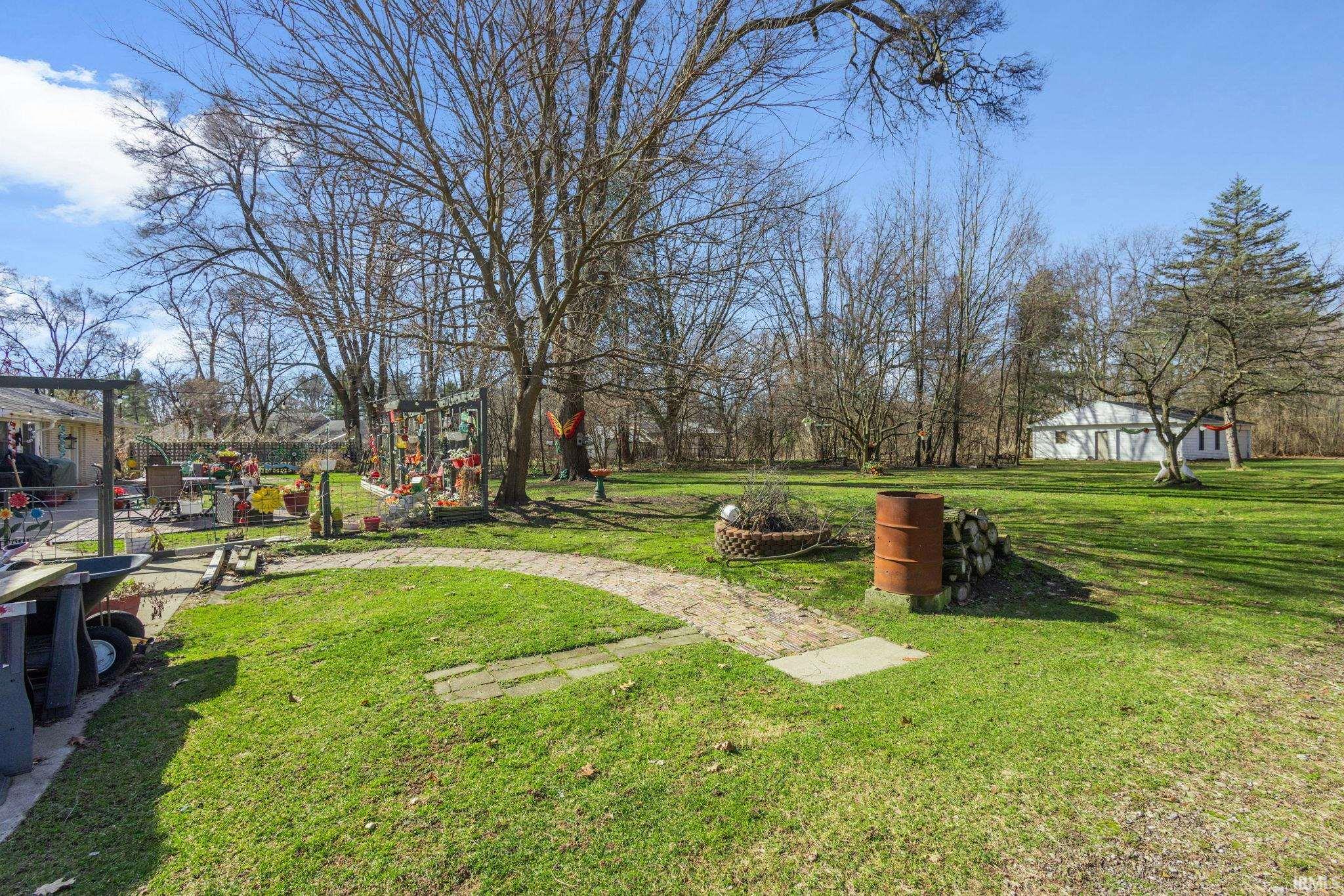 6005 N Fir Road Granger IN 46530