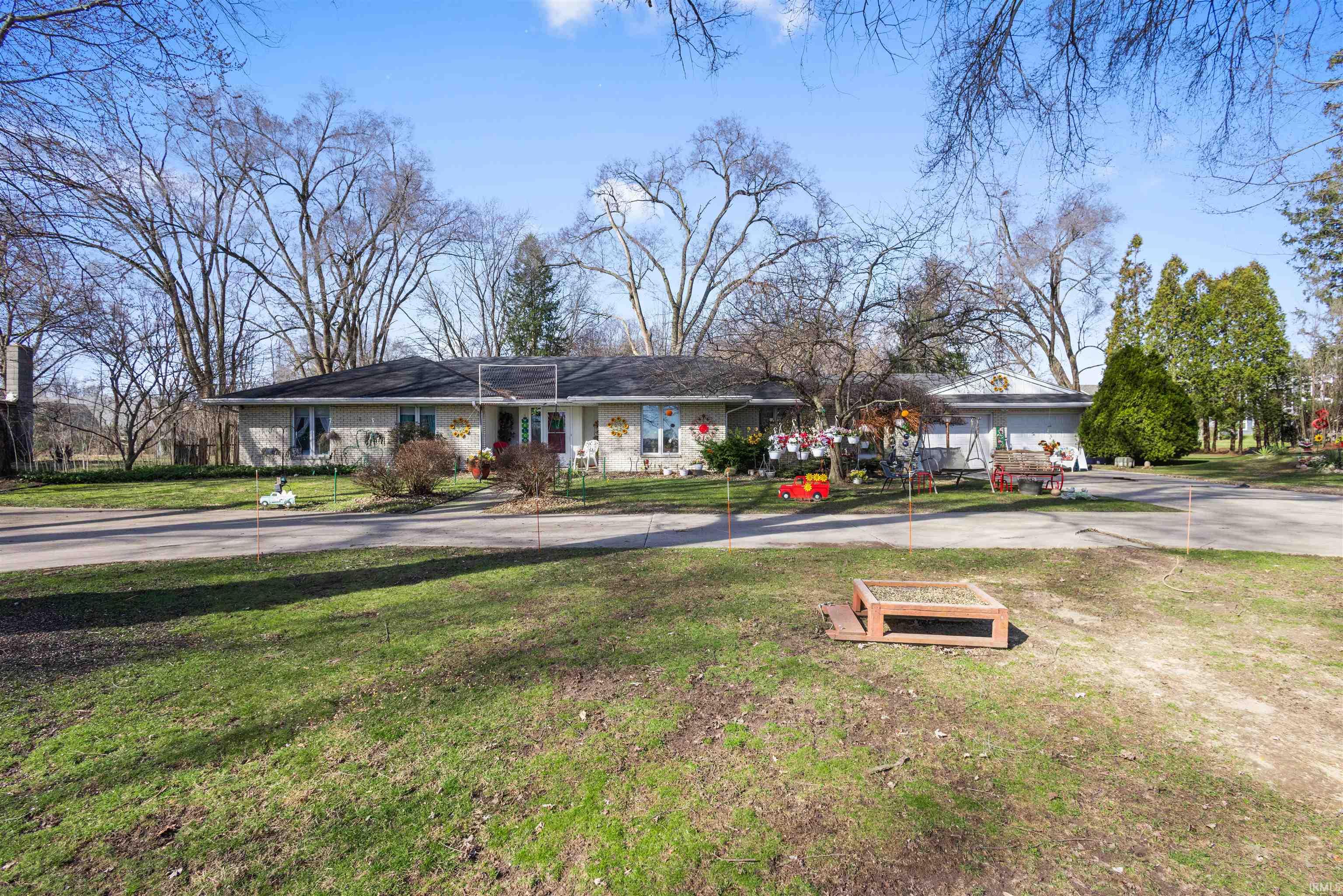 6005 N Fir Road Granger IN 46530
