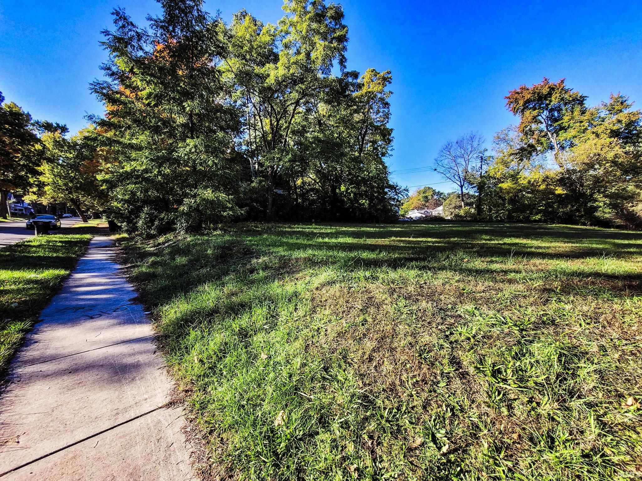 1613 Leer Street South Bend IN 46613