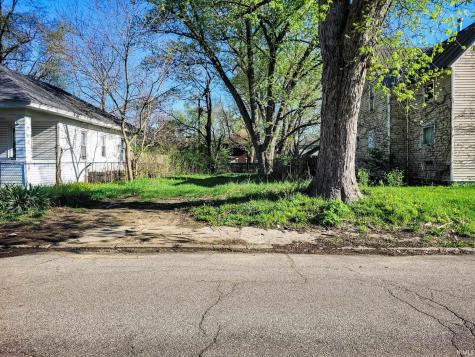 1213 E Indiana Avenue South Bend IN 46613