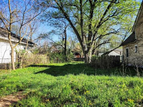1213 E Indiana Avenue South Bend IN 46613