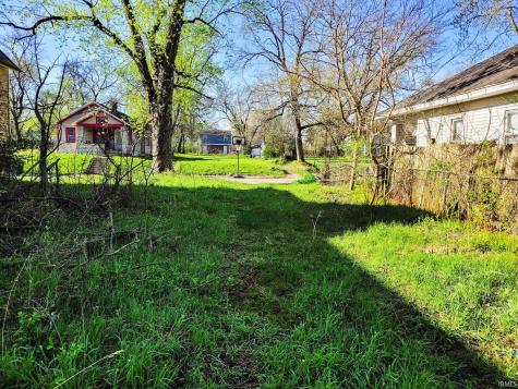 1213 E Indiana Avenue South Bend IN 46613
