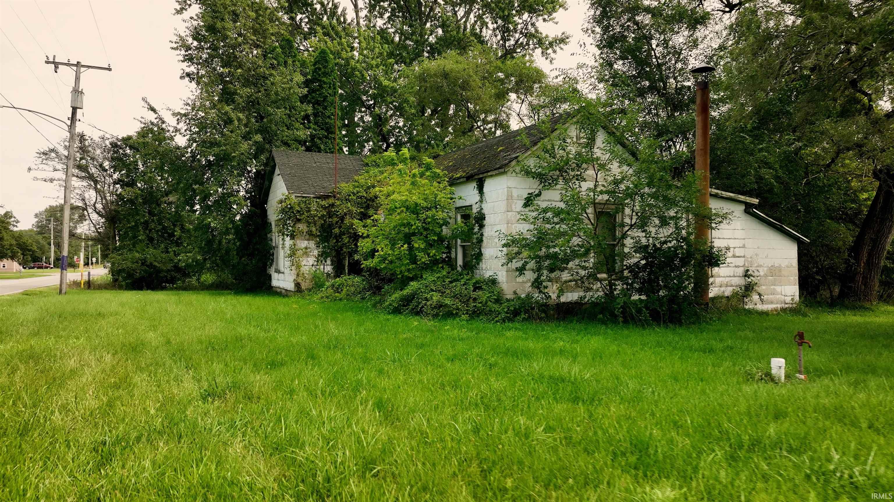 2001 W Crystal Lake Road Warsaw IN 46580