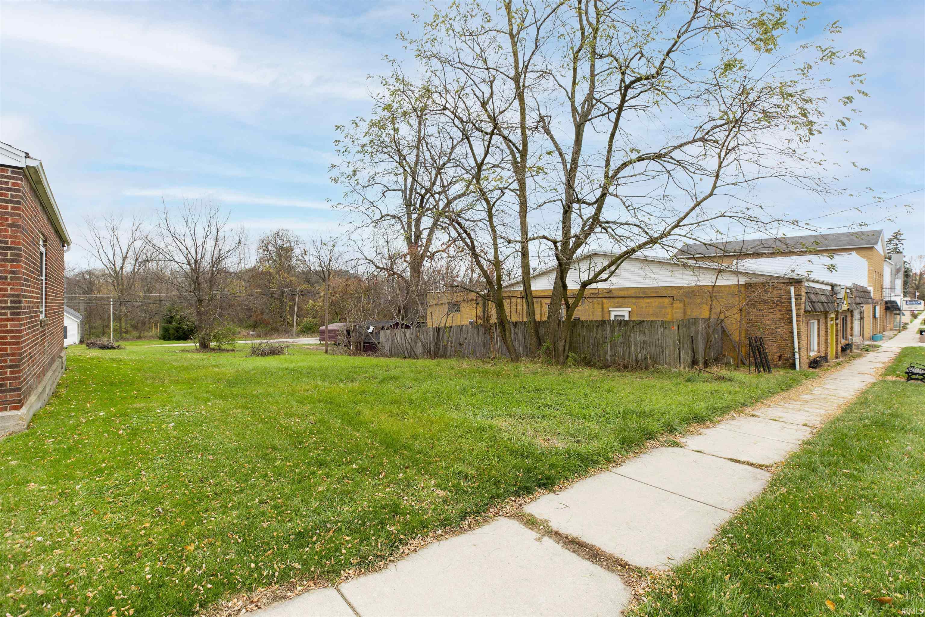 213 S Michigan Street Lakeville IN 46536
