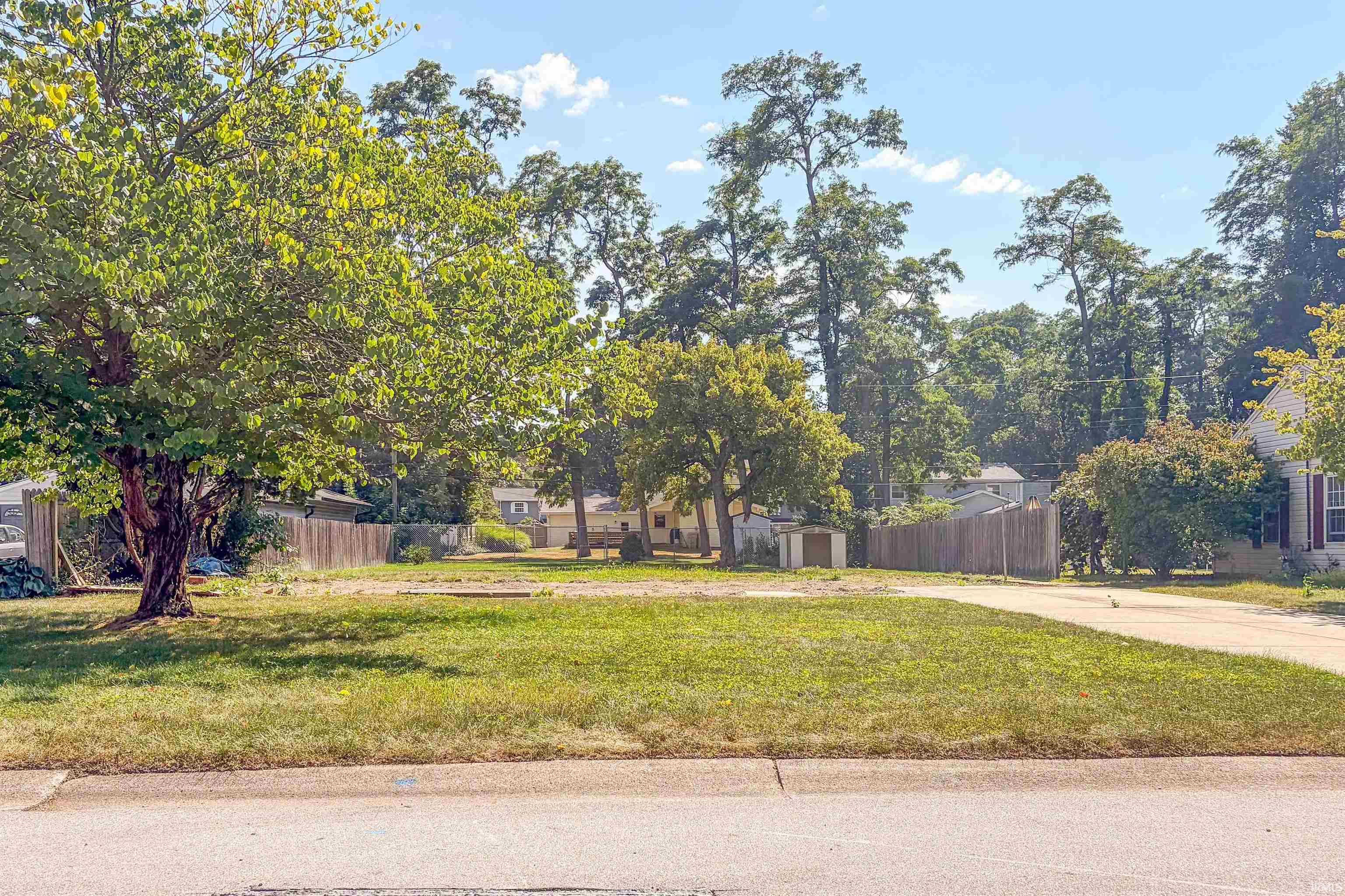 1904 Hartman Drive South Bend IN 46617