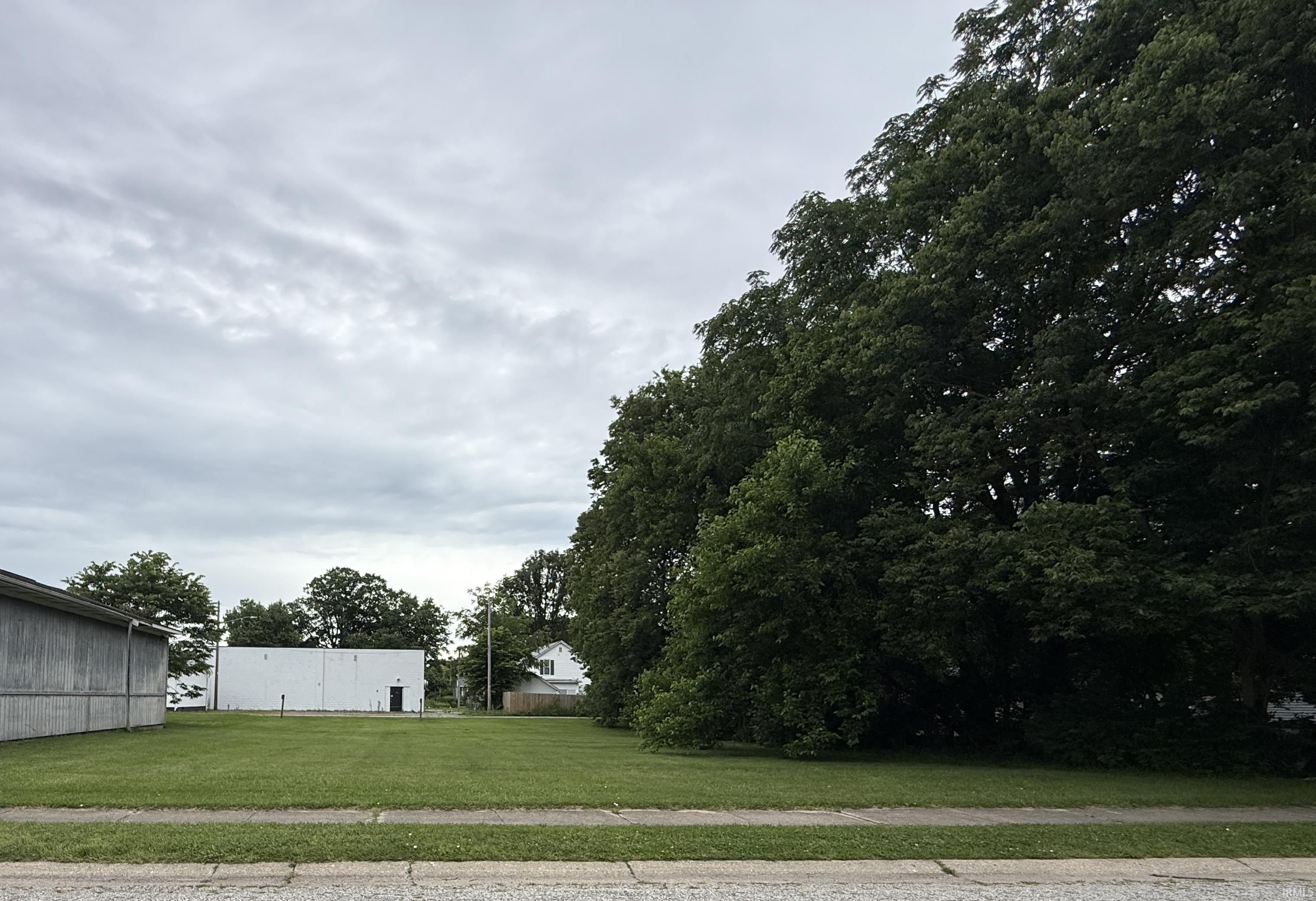 V/l 15 37 3e E 6th Street Mishawaka IN 46544